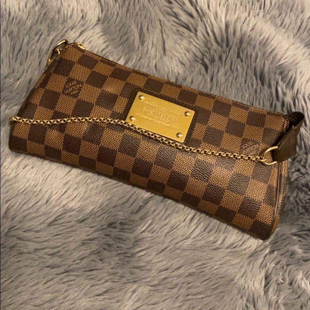 Louis Vuitton Eve clutch